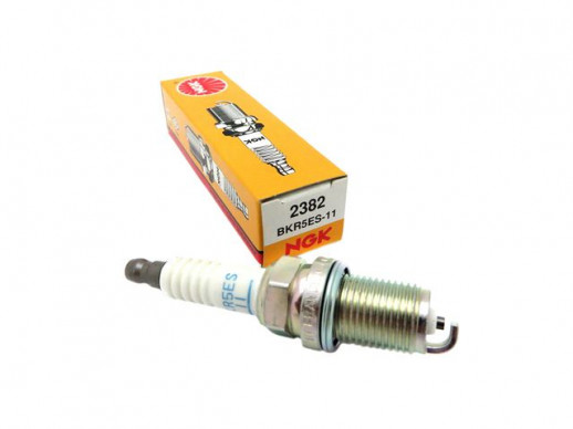 Свеча зажигания BKR5ES-11 NGK (Япония) 2382  