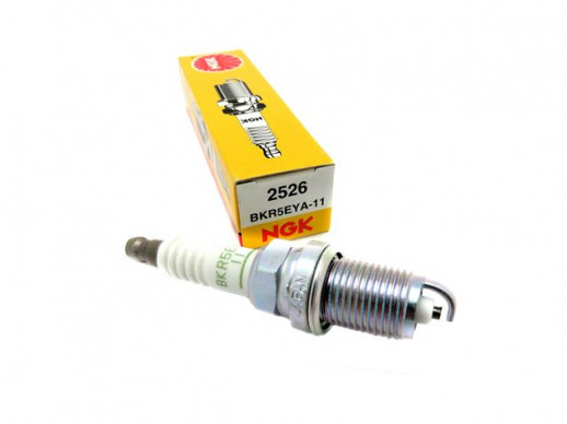 Свеча зажигания BKR5EYA-11 NGK (Япония) 2526  