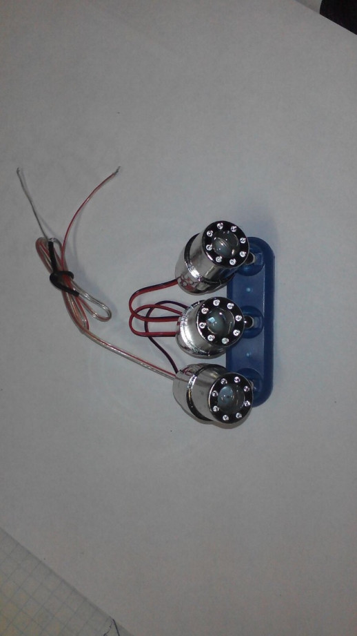 Фонарь светодиодный для мототехники 12V (3-х цветный)  